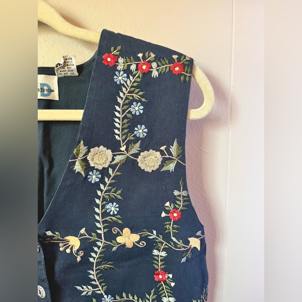 Vintage Floral Embroidered Vest